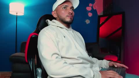 Maximus Clark online show from 01-15-26, 04:06