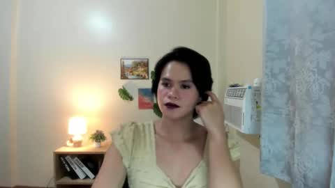 Snapshot of maxine_fucks chatting on 10-22-25, 07:24 maxine_fucks online show from 10-22-25, 07:24