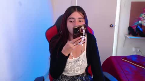 maxinesex_ online show from 11-19-25, 01:33