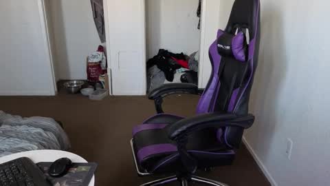 Snapshot of maxishere000 chatting on 10-20-25, 09:59 IG online show from 10-20-25, 09:59