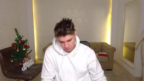 MaxKaiden online show from 12-22-25, 05:37