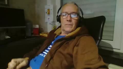 Snapshot of maxou569 chatting on 01-08-26, 12:51 maxou569 online show from 01-08-26, 12:51