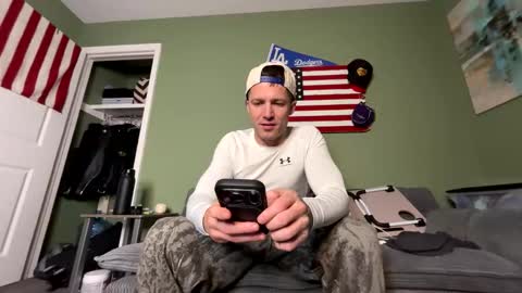 Snapshot of maxpleasant27 chatting on 12-01-25, 06:40 BBadAlpha online show from 12-01-25, 06:40