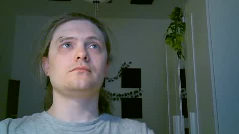 Snapshot of maxs_93 chatting on 08-03-26, 06:44 maxs_93 online show from 08-03-26, 06:44