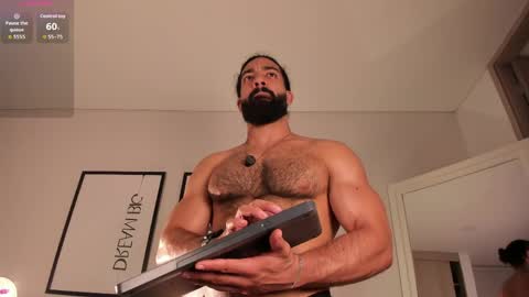 Snapshot of maxstrong01 chatting on 05-06-26, 11:21 Max online show from 05-06-26, 11:21