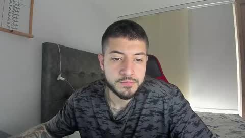 Snapshot of maxvibe_ chatting on 10-30-25, 07:25 maxvibe_ online show from 10-30-25, 07:25