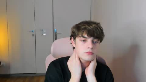 Max online show from 03-01-26, 03:36