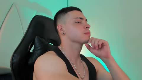 MAX online show from 03-09-25, 03:54