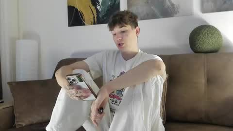 Snapshot of maxwellchik chatting on 09-27-25, 04:01 maxwellchik online show from 09-27-25, 04:01