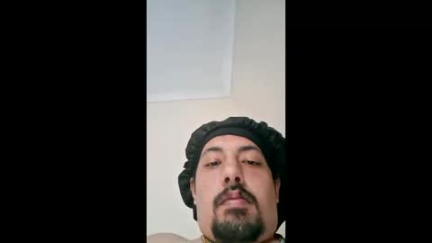 Snapshot of maxwellro200 chatting on 06-07-26, 04:49 maxwellro200 online show from 06-07-26, 04:49