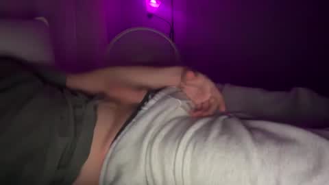 Snapshot of maxx276828 chatting on 10-13-25, 05:07 maxx276828 online show from 10-13-25, 05:07