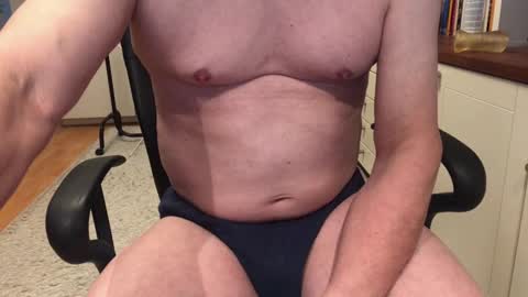 Max online show from 10-31-25, 07:42