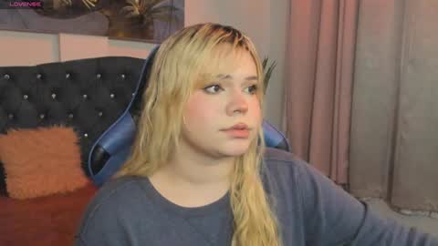 Maxine Minx online show from 02-03-25, 11:09