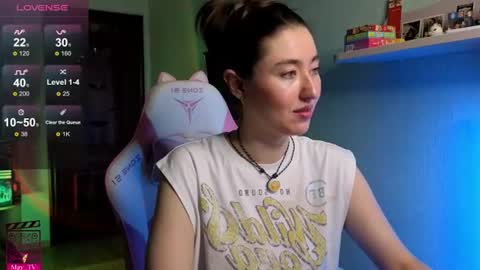 Snapshot of may_may_moon chatting on 06-29-26, 03:56 may_may_moon online show from 06-29-26, 03:56