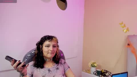 Snapshot of may_y_goeth chatting on 10-25-25, 10:04 may y goeth online show from 10-25-25, 10:04
