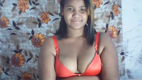 Snapshot of maya275326 chatting on 07-08-26, 06:34 maya275326 online show from 07-08-26, 06:34