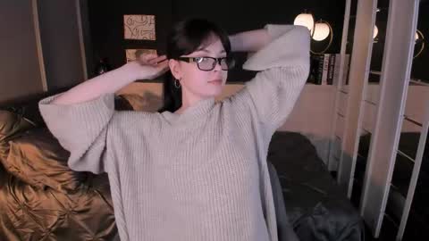 Snapshot of maya___muse chatting on 05-03-26, 01:50 Maya online show from 05-03-26, 01:50