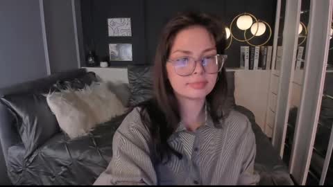 Snapshot of maya___muse chatting on 05-18-26, 02:34 Maya online show from 05-18-26, 02:34