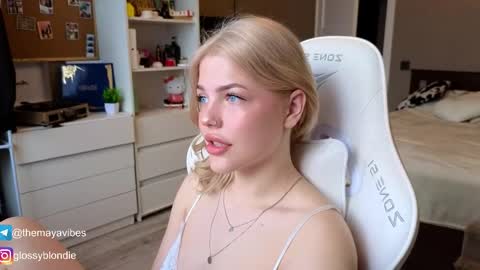 Maya online show from 04-06-26, 04:46