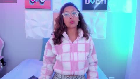 Maya online show from 12-16-25, 02:33