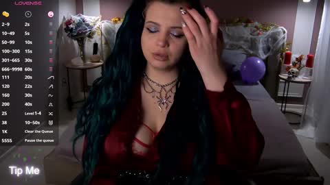 Maya Mils online show from 10-29-25, 01:08