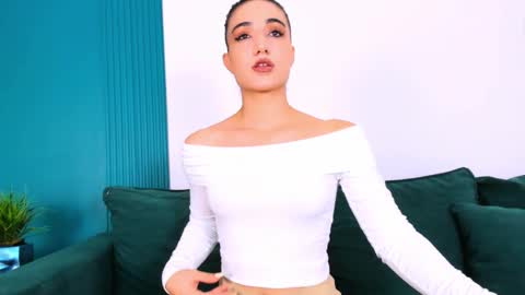 Maya online show from 09-11-25, 02:28