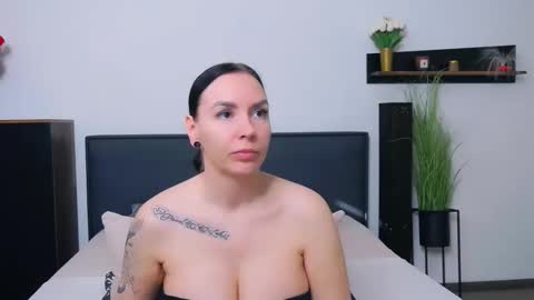 MayaCruise online show from 10-29-25, 09:00