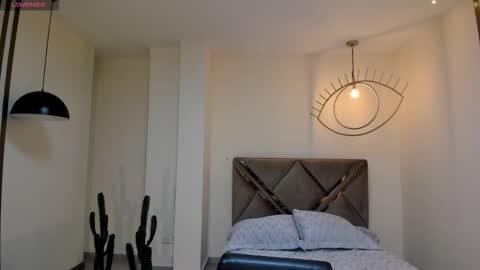 Snapshot of mayahoffman_ chatting on 02-20-26, 11:22 M A Y A H O F F M A N online show from 02-20-26, 11:22