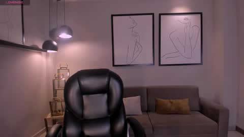 Maya online show from 12-17-25, 03:34