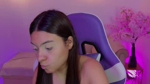 Snapshot of mayavexx chatting on 06-03-26, 02:33 Maya Vexx online show from 06-03-26, 02:33