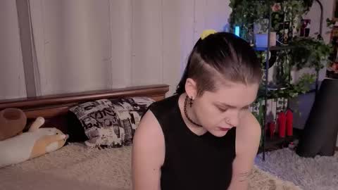 Snapshot of maybellspitz chatting on 01-13-26, 08:14 Lalli online show from 01-13-26, 08:14