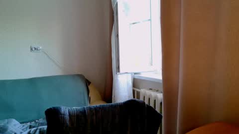 Snapshot of maybloom_ chatting on 05-15-26, 05:14 maybloom_ online show from 05-15-26, 05:14