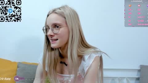 Snapshot of maydaguy chatting on 01-26-25, 09:29 Megan online show from 01-26-25, 09:29