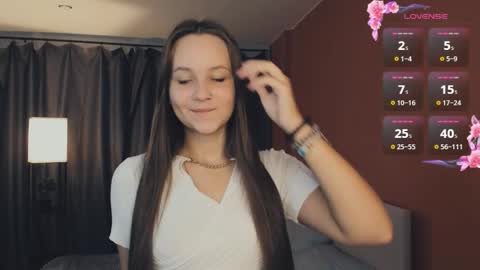 Snapshot of maysday chatting on 10-26-25, 01:50 May online show from 10-26-25, 01:50