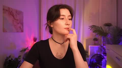 Snapshot of mayshawty chatting on 06-18-26, 01:15 May online show from 06-18-26, 01:15