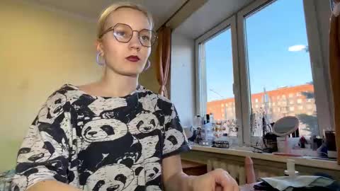 Snapshot of mayspagnolia chatting on 03-16-26, 03:16 olivia online show from 03-16-26, 03:16