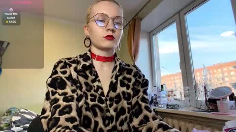 Snapshot of mayspagnolia chatting on 03-19-26, 03:16 olivia online show from 03-19-26, 03:16