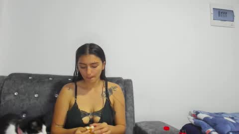 Snapshot of mayte_sexy3 chatting on 10-15-25, 01:22 Mayte  online show from 10-15-25, 01:22