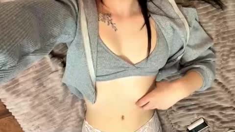 Adel online show from 12-22-25, 01:24