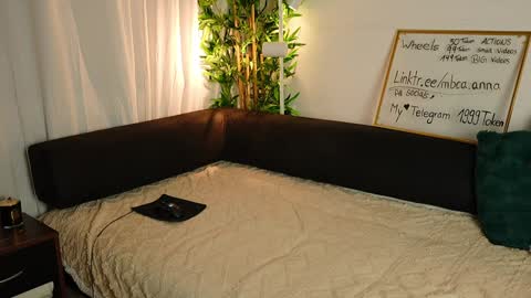 Anna       IG mbca anna  online show from 01-11-25, 05:40