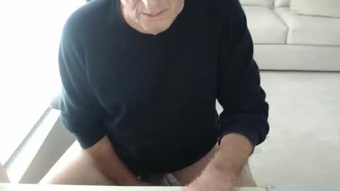 Snapshot of mbeastie chatting on 01-19-25, 08:51 Beastie online show from 01-19-25, 08:51