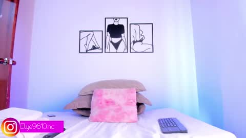 Ellie online show from 06-11-26, 09:13