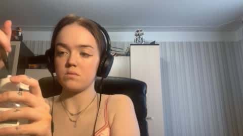 Hello Lisa here   Help me to make 50 thumbs up 333 online show from 10-15-25, 08:36
