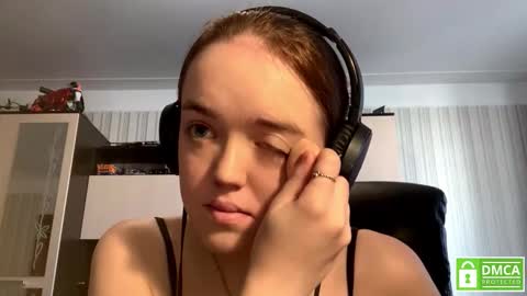 Hello Lisa here   Help me to make 50 thumbs up 333 online show from 10-20-25, 08:26