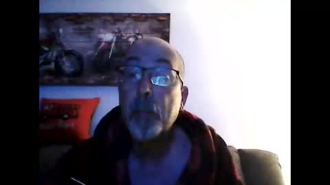 Snapshot of meathome3 chatting on 06-04-26, 09:15 me at home online show from 06-04-26, 09:15