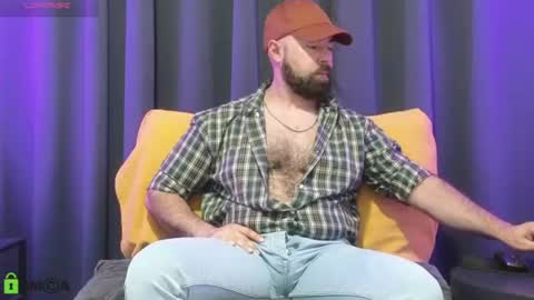 Snapshot of meaty_roll chatting on 07-15-26, 12:38 Meaty Roll online show from 07-15-26, 12:38