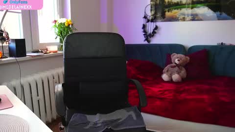 Milena online show from 03-06-25, 12:09