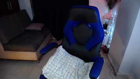 Snapshot of medusa_025 chatting on 01-28-25, 05:11 Coral online show from 01-28-25, 05:11