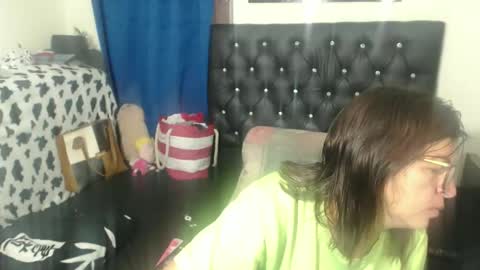 Snapshot of medusalilith69 chatting on 04-05-26, 09:23 Natalia online show from 04-05-26, 09:23