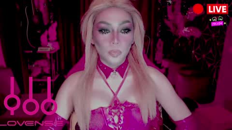 THE QUEEN ALPHA   Queen Medusa Prey online show from 04-11-26, 08:02